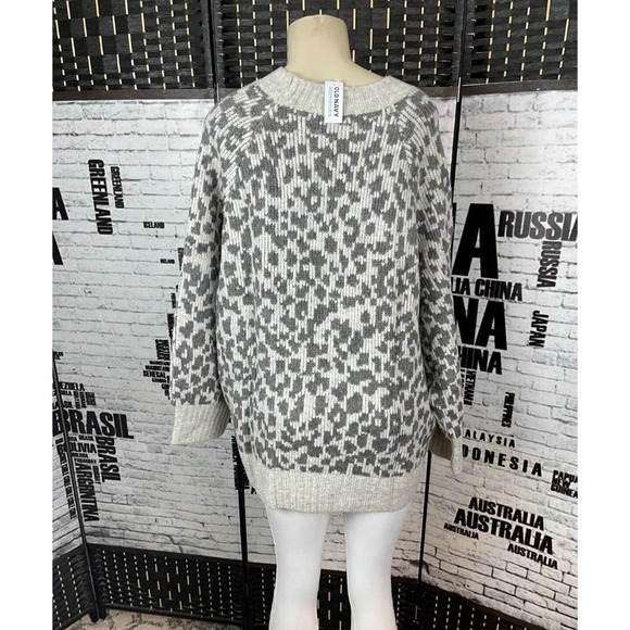 Old Navy Plus 3X Gray-Beige Animal Print Crew Neck Long Raglan Sleeve Sweater - Picture 3 of 6
